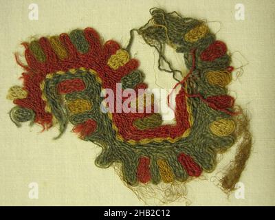 Textile Fragment, unbestimmt, Kamelidfaser, 2 15/16 x 2 3/8 Zoll, 7,5 x 6 cm Stockfoto