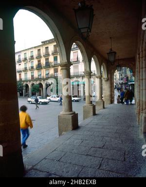 PLAZA MAYOR - CASAS CON SOPORTALES. Lage: AUSSEN. Zamora. SPANIEN. Stockfoto