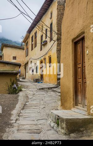 Gasse im traditionellen Dorf Masuleh in der Provinz Gilan, Iran Stockfoto