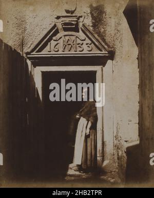 Woman in Doorway, Thomas Keith, Scottish, 1827–1895, c.1854, Calotype, Schottland, Europa, Fotografien, Blatt: 10 11/16 × 8 3/4 Zoll (27,1 × 22,2 cm Stockfoto