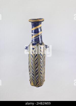 Ölflask (Alabastroon), Griechisch, östliches Mittelmeer, Hellenistisch, 323–31 v. Chr., Mitte des 2nd. Jahrhunderts v. Chr. bis Anfang des 1st. Jahrhunderts n. Chr., Glas, Levante, Asien, Zypern, Asien, Behälter, Glaswaren, 4 15/16 x 1 5/8 Zoll (12,5 x 4,1 cm Stockfoto