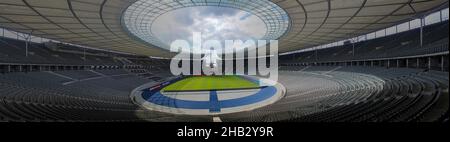 Berühmtes Olympiastadion in Berlin, gebaut für die Olympischen Spiele 1936, Deutschland Stockfoto