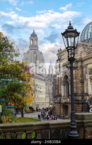 Das Zentrum von Dresden mit der Kuppel der berühmten Frauenkirche, Deutschland Stockfoto