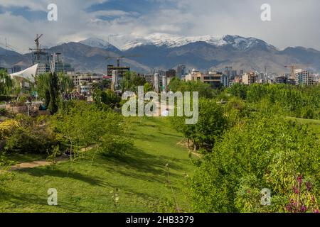 Blick auf den ab-o-Atash Park in Teheran, Iran Stockfoto