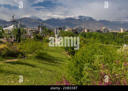 Blick auf den ab-o-Atash Park in Teheran, Iran Stockfoto