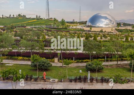 TEHERAN, IRAN - 14. APRIL 2018: Park and Holy Defense Panorama Museum in Teheran, Iran Stockfoto