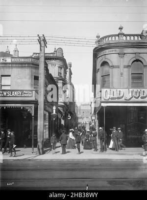 [Famous Vulcan Lane], Muir & Moodie Studio, Fotostudio, 1905, Dunedin, Gelatine Dry Plate Process Stockfoto