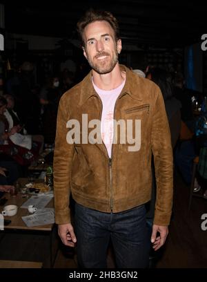 15. Dezember 2021, Santa Monica, Kalifornien, USA: Max Dawson bei der Survivor 41 Fanale Party. (Bild: © Billy Bennight/ZUMA Press Wire) Stockfoto