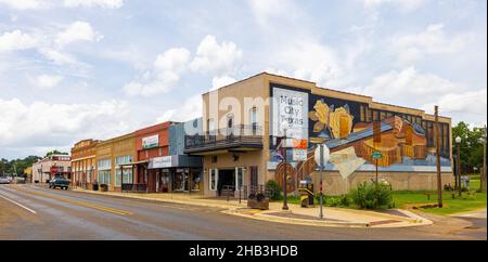 Linden, Texas, USA - 28. Juni 2021: The Old Business Distric on Houston Street Stockfoto