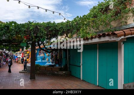 Bazaar de Mexico Einzelhändler für traditionelle mexikanische Kleidung und Accessoires in Los Angeles Stockfoto