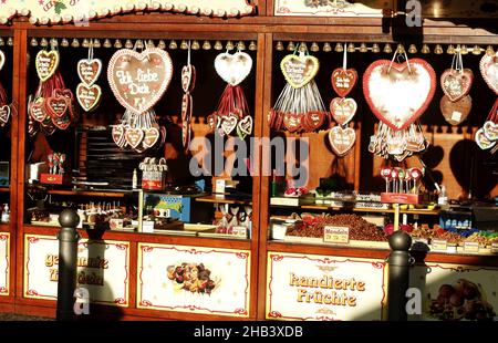 Berlin, Deutschland. 16th Dez 2021. Berlin: Weihnachtsmarkt am Breitscheidplatz (Foto: Simone Kuhlmey/Pacific Press) Quelle: Pacific Press Media Production Corp./Alamy Live News Stockfoto