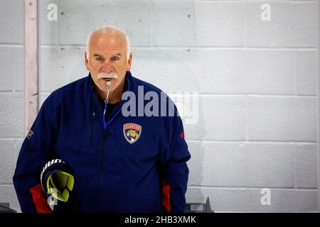 Coral Springs, Usa. 03rd Oktober 2021. Florida Panthers Head Coach, Joel Quenneville gesehen während der morgendlichen Trainingseinheit für die NHL reguläre Saison 2021-2022. Kredit: SOPA Images Limited/Alamy Live Nachrichten Stockfoto