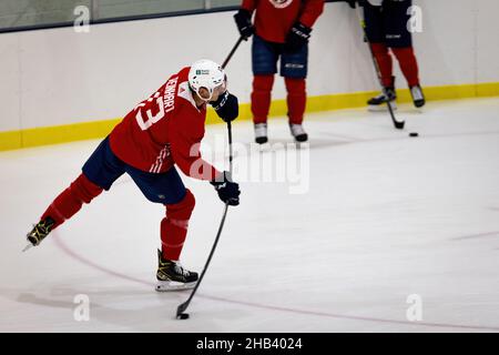 Coral Springs, Usa. 03rd Oktober 2021. Florida Panthers Spieler Nr. 13 Sam Reinhart in Aktion gesehen während der morgendlichen Trainingseinheit für die NHL reguläre Saison 2021-2022. (Foto von Yaroslav Sabitov/SOPA Images/Sipa USA) Quelle: SIPA USA/Alamy Live News Stockfoto