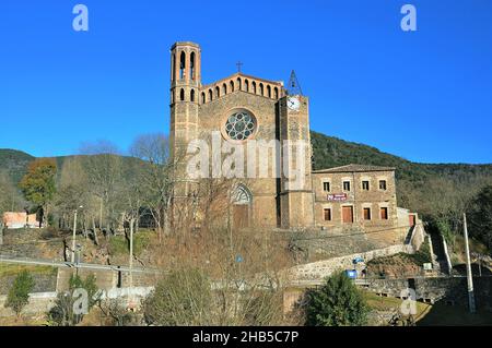 Neue Kirche von Sant Joan les Fonts in der Garrotxa Region der Provinz Gerona, Katalonien, Spanien Stockfoto