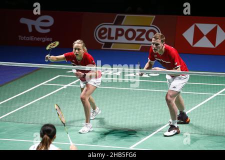 Huelva, Spanien. 16th Dez 2021. (L-R) Piek Selena, Robin Tabeling (NED) Badminton : Niederlande-Paar beim Mix Doubles 3rd-Runden-Spiel gegen Japan-Paar auf der BWF 'TotalEnergies BWF World Championships 2021' im Palacio de Los Deportes Carolina Marin in Huelva, Spanien . Quelle: Mutsu Kawamori/AFLO/Alamy Live News Stockfoto