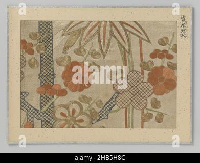 Textilfragment, Textilfragment, Stickerei und Druck von Blumen und Pflanzen auf beigem Hintergrund., anonym, Japan, 1741 - 1744, Seide, Höhe 19,9 cm × Breite 28,8 cm Stockfoto