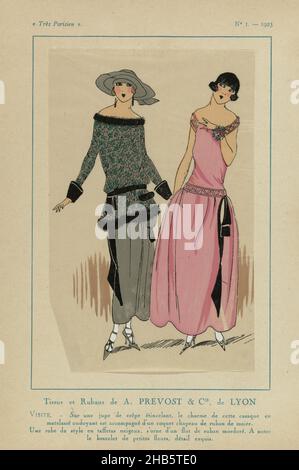 très Parisien, 1923, No 1: Tissus et Rubans de A. PREVOST ..., Casaque auf einem Rock aus glänzendem Crepe mit passendem Hut; 'Robe de style' aus Taft. Druck aus dem Modemagazin Très Parisien (1920-1936)., Druckerei: Anonymous, G-P. Joumard, Paris, 1923, Papier, Buchdruck, Höhe 269 mm × Breite 180 mm Stockfoto