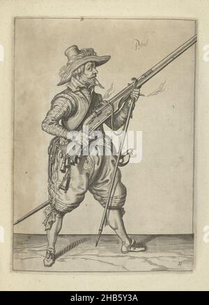 Soldat, der seine Pelze unter seine Muskete legte (Nr. 11), c. 1600, Ein Soldat, in voller Länge, nach rechts, hält eine Muskete (eine bestimmte Art von Schusswaffe) mit der rechten Hand diagonal nach oben, während eine Pelze (Musketgabel) unter dem Lauf (Nr. 11), c. 1600. Platte 11 in der Anleitung zum Umgang mit der Muskete: Kürzeste Anleitung für die Figuren, so viel betrifft die richtige Verwendung von Muskett. Teil der Illustrationen in einer englischen Ausgabe von J. de Gheyns Wapenhandelinghe: J. de Gheyn, die Übung der Waffen für Kalivren, Musketten und Hechte nach dem Ordre von Maurits Prince of Stockfoto