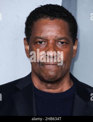 LOS ANGELES, KALIFORNIEN, USA - 16. DEZEMBER: Der amerikanische Schauspieler Denzel Washington kommt bei der Los Angeles Premiere von Apple Original Films' und A24's 'The Tragedy of Macbeth' an, die am 16. Dezember 2021 im Directors Guild of America Theatre Complex in Los Angeles, Kalifornien, USA, stattfand. (Foto von Xavier Collin/Image Press Agency) Stockfoto