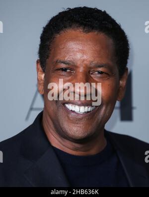 LOS ANGELES, KALIFORNIEN, USA - 16. DEZEMBER: Der amerikanische Schauspieler Denzel Washington kommt bei der Los Angeles Premiere von Apple Original Films' und A24's 'The Tragedy of Macbeth' an, die am 16. Dezember 2021 im Directors Guild of America Theatre Complex in Los Angeles, Kalifornien, USA, stattfand. (Foto von Xavier Collin/Image Press Agency) Stockfoto