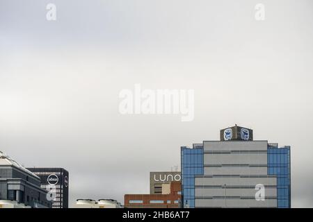 Skyline von Kapstadt im Jahr 2021, mit den Büros der Standard Bank, ABSA und Luno Stockfoto
