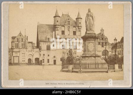 Die Statue der Margarete von Österreich in Mechelen, anonym, Mechelen, c. 1870 - c. 1890, Papier, Albumin-Druck Stockfoto