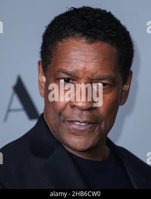 Los Angeles, USA. 16th Dez 2021. LOS ANGELES, KALIFORNIEN, USA - 16. DEZEMBER: Der amerikanische Schauspieler Denzel Washington kommt bei der Los Angeles Premiere von Apple Original Films' und A24's 'The Tragedy of Macbeth' an, die am 16. Dezember 2021 im Directors Guild of America Theatre Complex in Los Angeles, Kalifornien, USA, stattfand. (Foto: Xavier Collin/Image Press Agency/Sipa USA) Quelle: SIPA USA/Alamy Live News Stockfoto