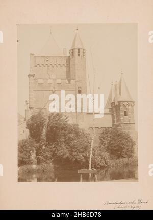 Ansicht des Amsterdamse Poort in Haarlem, anoniem (Monumentenzorg) (zugeschrieben), A.J.M. Mulder (möglicherweise), Haarlem, c. 1890 - c. 1910, fotografischer Träger, Karton, Albumin-Druck, Höhe 234 mm × Breite 178 mm Stockfoto