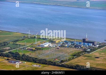 Kernkraftwerk Brunsbüttel mit Umspannwerk und Industrie an der Elbe, Luftaufnahme, Deutschland, Schleswig-Holstein, Brunsbüttel Stockfoto