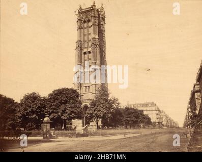 Ansicht der Tour Saint-Jacques und der Rue de Rivoli in Paris, anonym, Paris, 1850 - 1900, Karton, Albumin-Print, Höhe 219 mm × Breite 275 mm Stockfoto