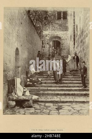 Grabeskirche in Jerusalem, S 28. Kirche Des Heiligen Grabes. Jerusalem. (Titel auf Objekt), das Foto ist Teil der Serie von Fotografien aus Israel, Palästina und Syrien von Richard Polak gesammelt., anonym, Israël, c. 1895 - c. 1915, fotografischer Träger, Papier, Albumin-Druck, Höhe 272 mm × Breite 217 mmhöhe 465 mm × Breite 556 mm Stockfoto