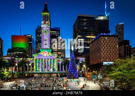 Brisbane, Australien – Weihnachtsschmuck in der Stadt Stockfoto