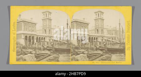 Blick auf den Billingsgate Fish Market in London, Billingsgate Fish Market. (Titel auf Objekt), Valentine Blanchard (erwähnt auf Objekt), London, c. 1850 - c. 1880, Karton, Albumin-Print, Höhe 85 mm × Breite 170 mm Stockfoto