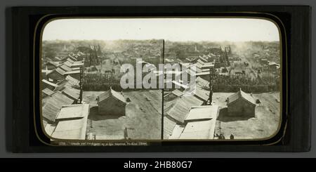 Blick auf die Straße zum Kaiserpalast in Peking, China, Grande rue conduisant au palais impérial, Pé-King (Chine) (Titel auf Objekt), anonym, Verlag: Ferrier et Soulier (zugeschrieben), Peking, 1864, Glas, Rutsche, Höhe 83 mm × Breite 172 mm Stockfoto