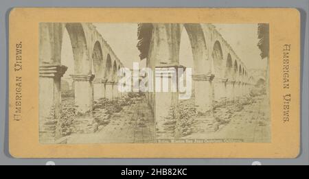 Ruinen der Missionskirche von San Juan Capistrano, Ruinen, Mission San Juan Capistano, Kalifornien (Titel auf Objekt), amerikanische Ansichten (Serientitel auf Objekt), anonym, San Juan Capistrano, 1873, Karton, Papier, Albumin-Druck, Höhe 89 mm × Breite 173 mm Stockfoto