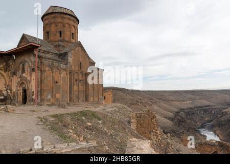 Die Kirche des heiligen Gregor von Tigran ehrt in der zerstörten mittelalterlichen armenischen Stadt Ani, die heute in der türkischen Provinz Kars liegt. Stockfoto
