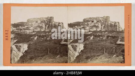 Burgruine Regenstein, bei Blankenburg, der Regenstein bei Blankenburg, von Süden gesehen (Objekttitel), Harz (Objekttitel), Hermann Selle (Objektbezeichnung), Blankenburg (Harz), 1866 - 1870, Karton, Papier, Albumin-Print, Höhe 83 mm × Breite 169 mm Stockfoto