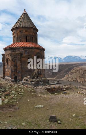 Kirche des heiligen Gregor von den Abughamrents in der ruinierten mittelalterlichen armenischen Stadt Ani, die heute in der türkischen Provinz Kars liegt. Stockfoto