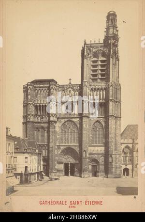 Kathedrale Saint-Étienne von Sens, Kathedrale Saint-Etienne (Titel auf Objekt), anonym, Sens, 1893, Karton, Albumin-Print, Höhe 164 mm × Breite 107 mm Stockfoto