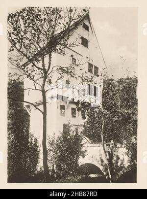 Ansicht der Topplerschlösschen in Rothenburg ob der Tauber, Rothenburg ob der Tauber Topplerschlößchen - Schloss Toppler, anonym, Rothenburg ob der Tauber, c. 1940 - c. 1960, fotografischer Träger, Silbergelatine-Druck, Höhe 90 mm × Breite 71 mm Stockfoto