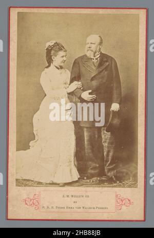 Porträt von König Wilhelm III. Und Königin Emma, H.M. Wilhelm III. Und H.D.H. Prinzessin Emma von Waldeck-Pyrmont (Titel auf Objekt), anonym, 1879 - 1890, Karton, Papier, Albumin-Print, Höhe 166 mm × Breite 107 mm Stockfoto