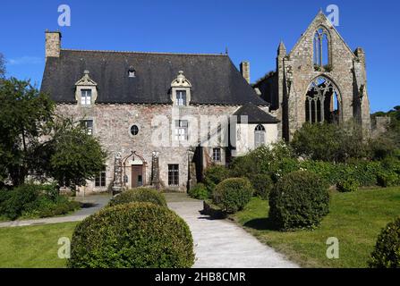 Paimpol (Bretagne, Nordwestfrankreich): Abtei von Beauport im Dorf Kerity, Schutzgebiet der Küstenschutzbehörde ('Conservatoire du Stockfoto