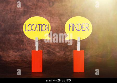 Textschild mit Standortfinder. Unternehmensübersicht Ein Service, der die Adresse eines ausgewählten Ortes findet, um die neue Idee zu Brainstorming Stockfoto