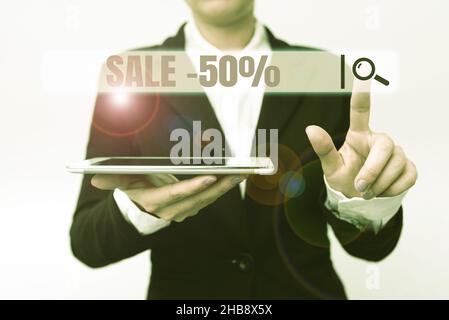 Hand schreiben Zeichen Verkauf 50 Prozent. Konzeptfoto Ein Werbepreis für einen Artikel mit einem Preisabschlag von 50 Prozent, der Ideen zu neuen Technologien präsentiert Stockfoto