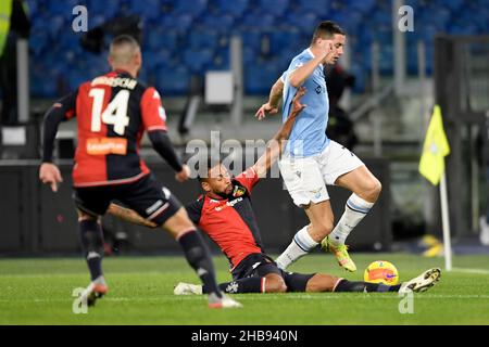 Roma, Italien. 17th Dez 2021. Adam Marusic von SS Lazio während der Serie Ein Fußballspiel zwischen SS Lazio und Genua Cricket und Football Club im Olimpico-Stadion in Rom (Italien), 17nd. Dezember 2021. Foto Antonietta Baldassarre/Insidefoto Kredit: Insidefoto srl/Alamy Live News Stockfoto