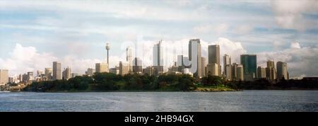 Die städtische Skyline und die Uferpromenade von Sydney in Australien Stockfoto