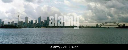Die städtische Skyline und die Uferpromenade von Sydney in Australien Stockfoto