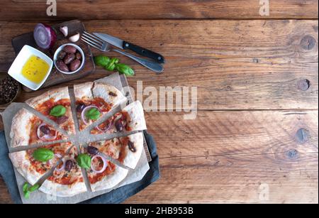 Köstliche hausgemachte italienische vegetarische Sauerteig-Pizza Stockfoto