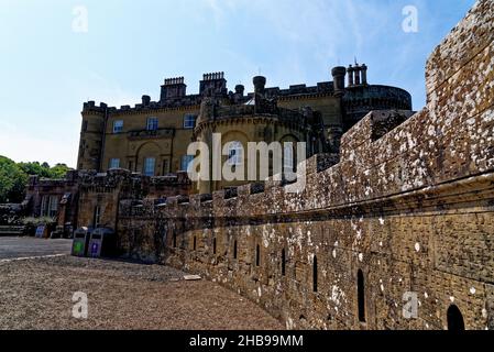 Das wunderschöne Culzean Castle in der Nähe von Maybole, Carrick an der schottischen Küste von Ayrshire, Großbritannien. 22nd vom Juli 2021 Stockfoto