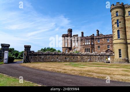 Das wunderschöne Culzean Castle in der Nähe von Maybole, Carrick an der schottischen Küste von Ayrshire, Großbritannien. 22nd vom Juli 2021 Stockfoto